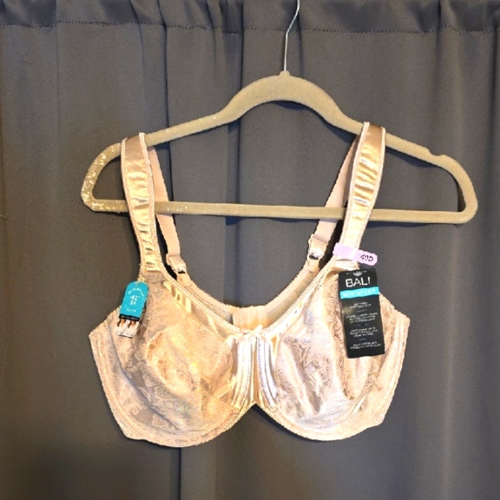 NWT Bali Minimizer Bra Women's‎ Satiny Cream Floral Underwire Adjustable Sz 40D